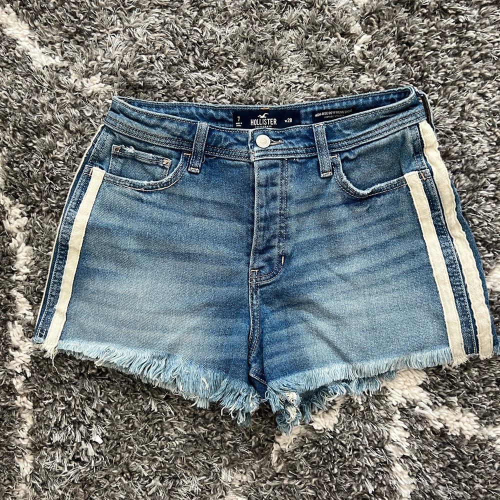 Hollister High Rise Boyfriend Short